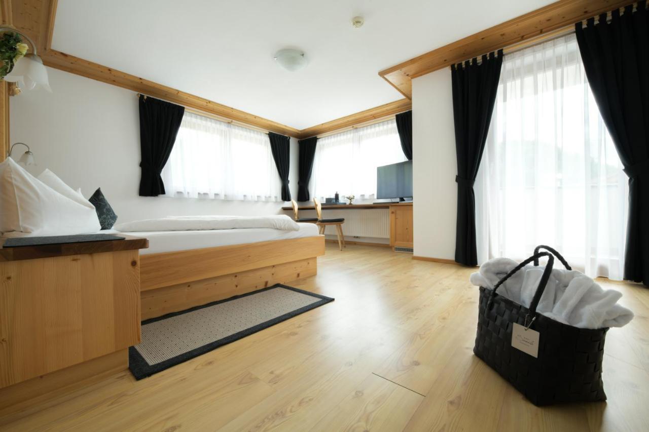 Apartments Sunela Selva di Val Gardena Ngoại thất bức ảnh